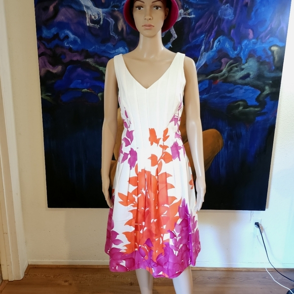 Colorful sleeveless pleated dress - Picture 1 of 13